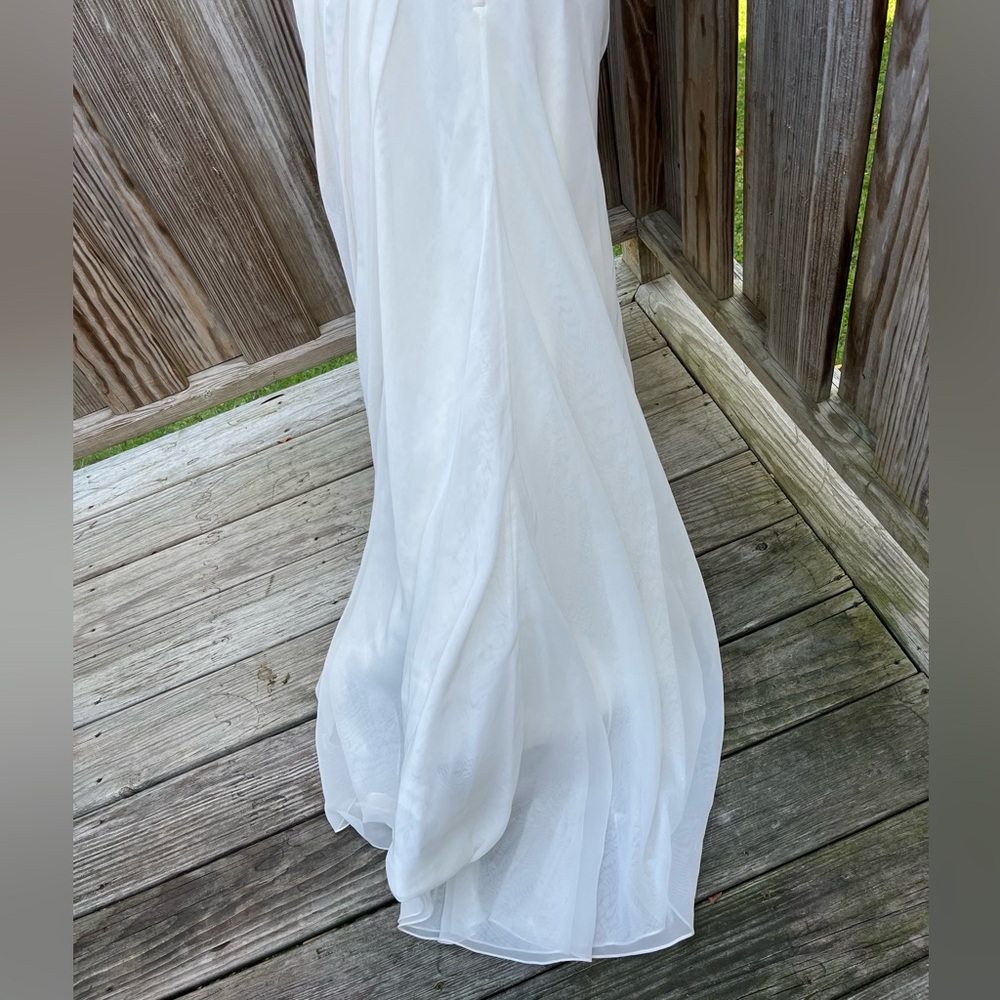 NWT Davids Bridal Galina Ivory Elegant Wedding Dress Size 4 - Picture 9 of 12